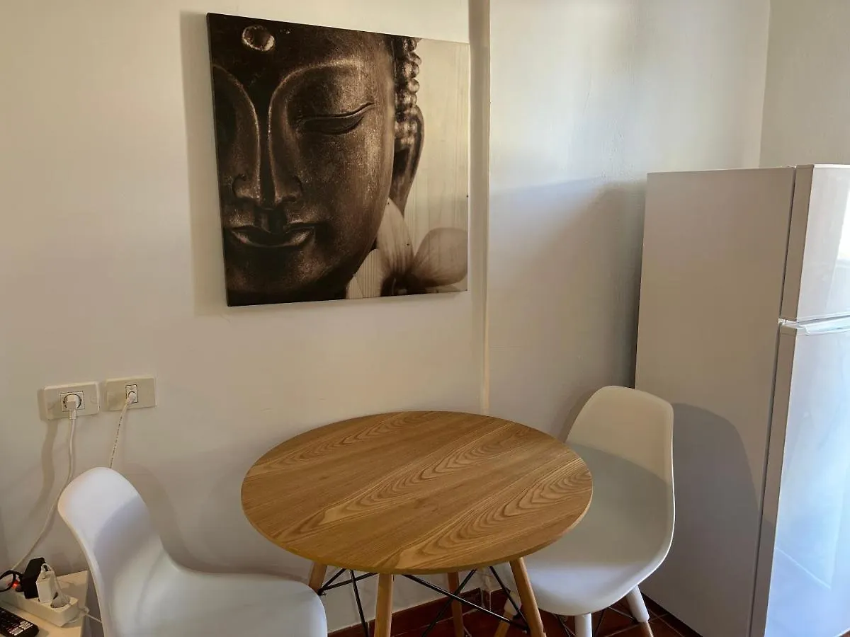 Practical And Cozy Apartment In Southern Arona Arona