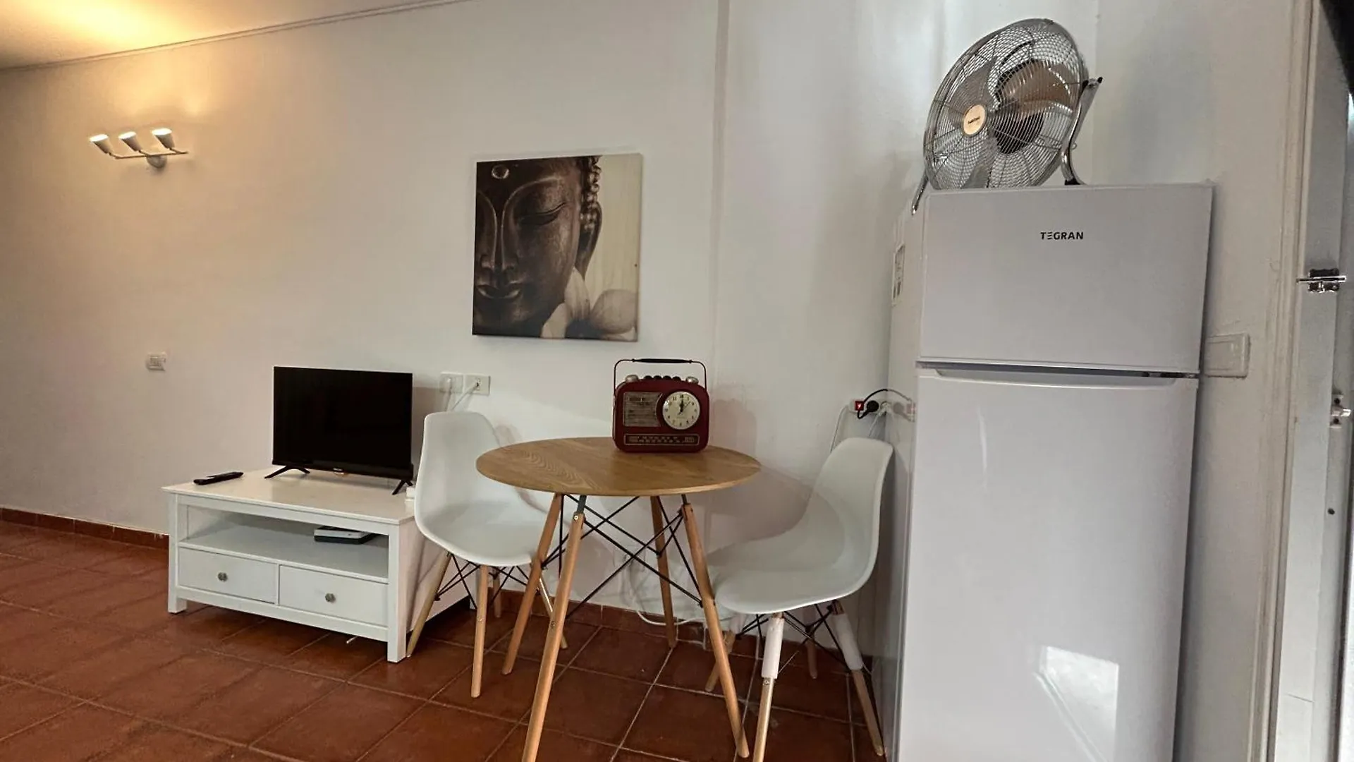 Practical And Cozy Apartment In Southern Arona Arona