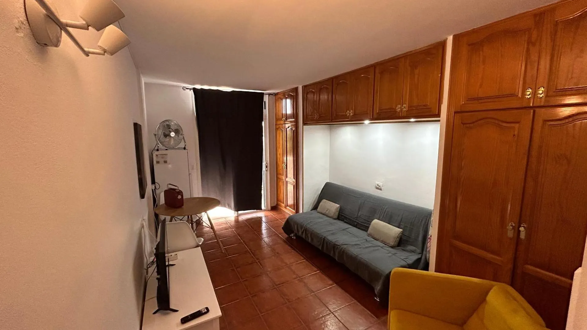 Practical And Cozy Apartment In Southern Arona Arona